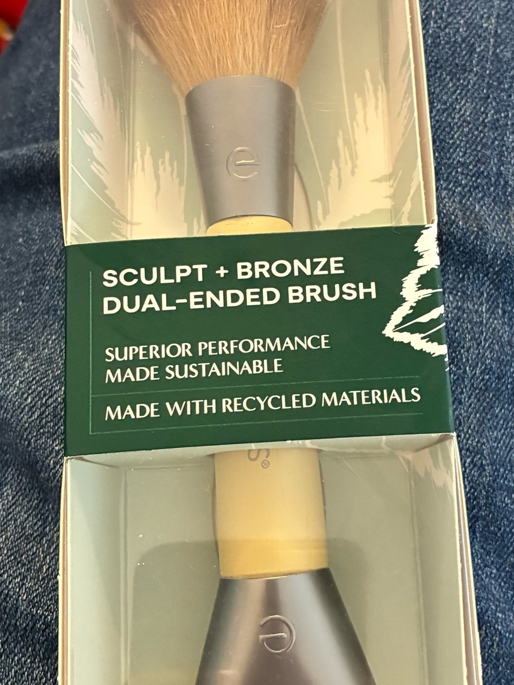ecotools Dual-Ended Sculpt & Bronze Brush in Gray and Beige